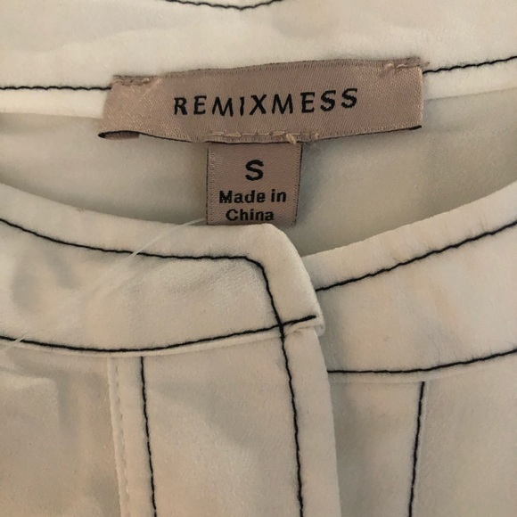 NWT White Blouse w/ Dark Stitching Size S - Picture 8 of 8